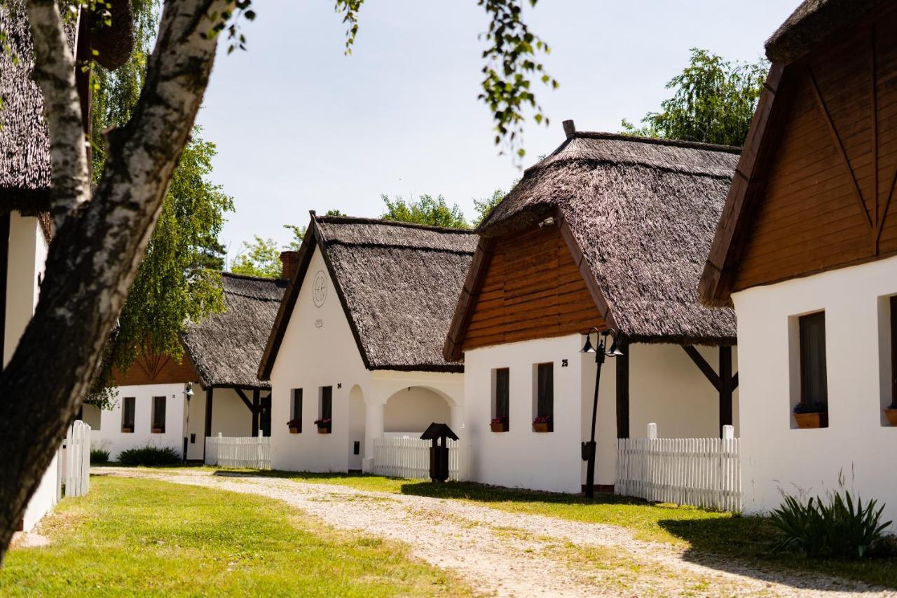 Hotel Bohém Birtok és Csárda Zamárdi Exterior foto