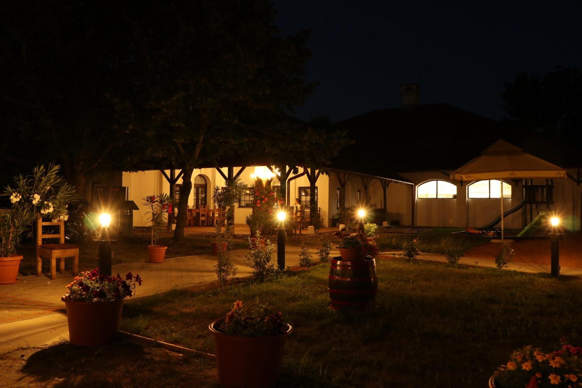 Hotel Bohém Birtok és Csárda Zamárdi Exterior foto